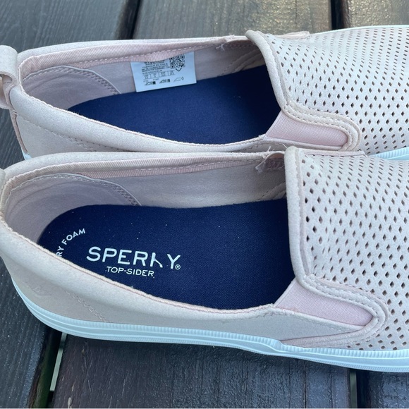 Women’s Sperry Light Peach Perforated Slip-Ons Size 8.5 EUC - Picture 2 of 4